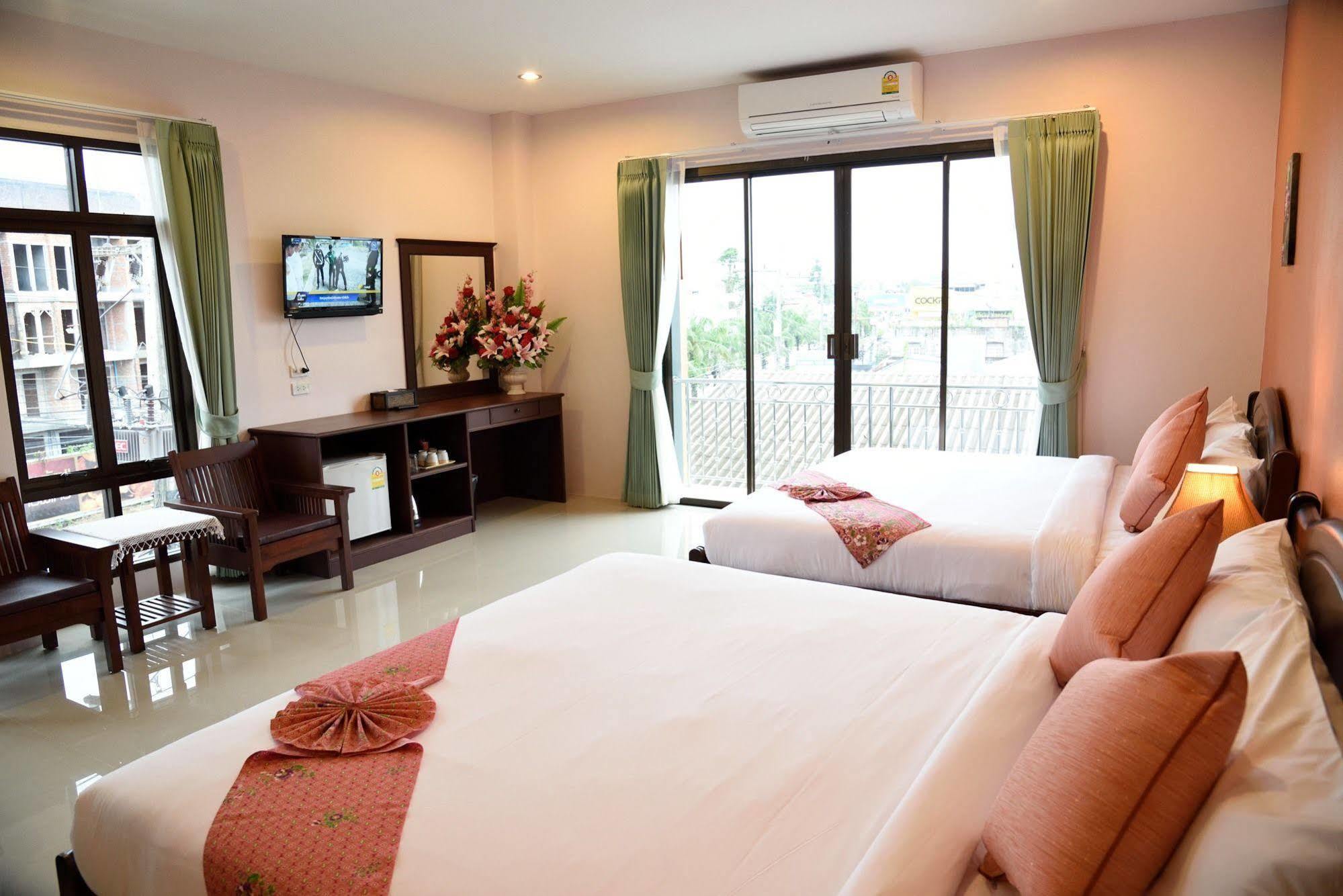 Krabi Phetpailin Hotel Екстер'єр фото