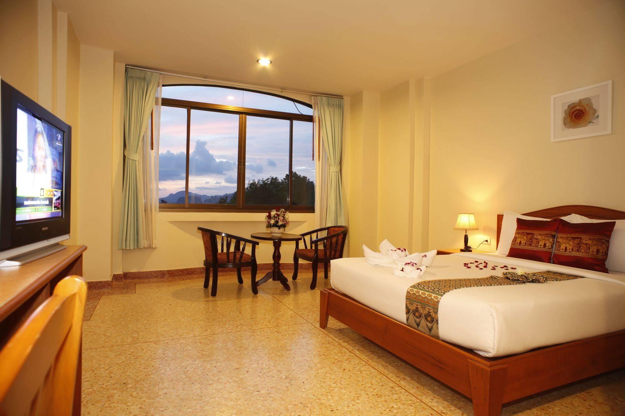 Krabi Phetpailin Hotel Екстер'єр фото