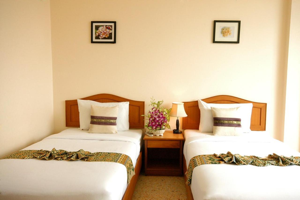 Krabi Phetpailin Hotel Екстер'єр фото